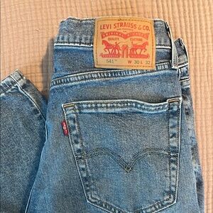 Men’s Levi's 30Wx 32L 541 Jeans